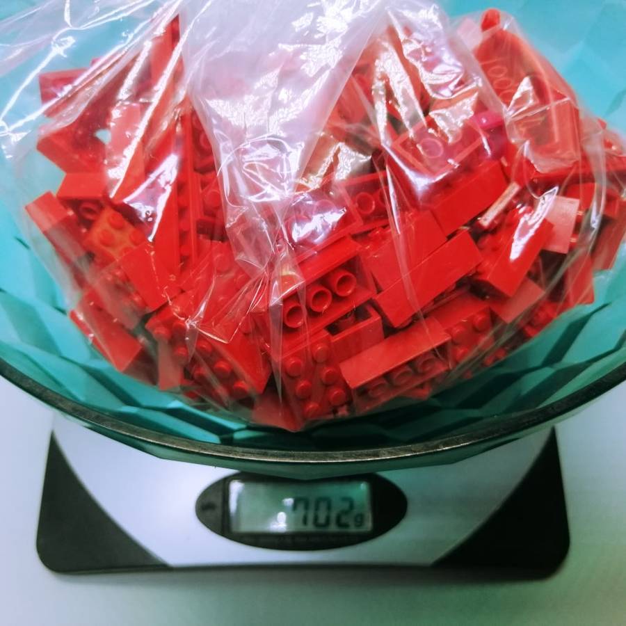 MASSIVE!!! Over 10kg of Original Lego Blocks Sorted to Colors (Some Original Manuals Included)