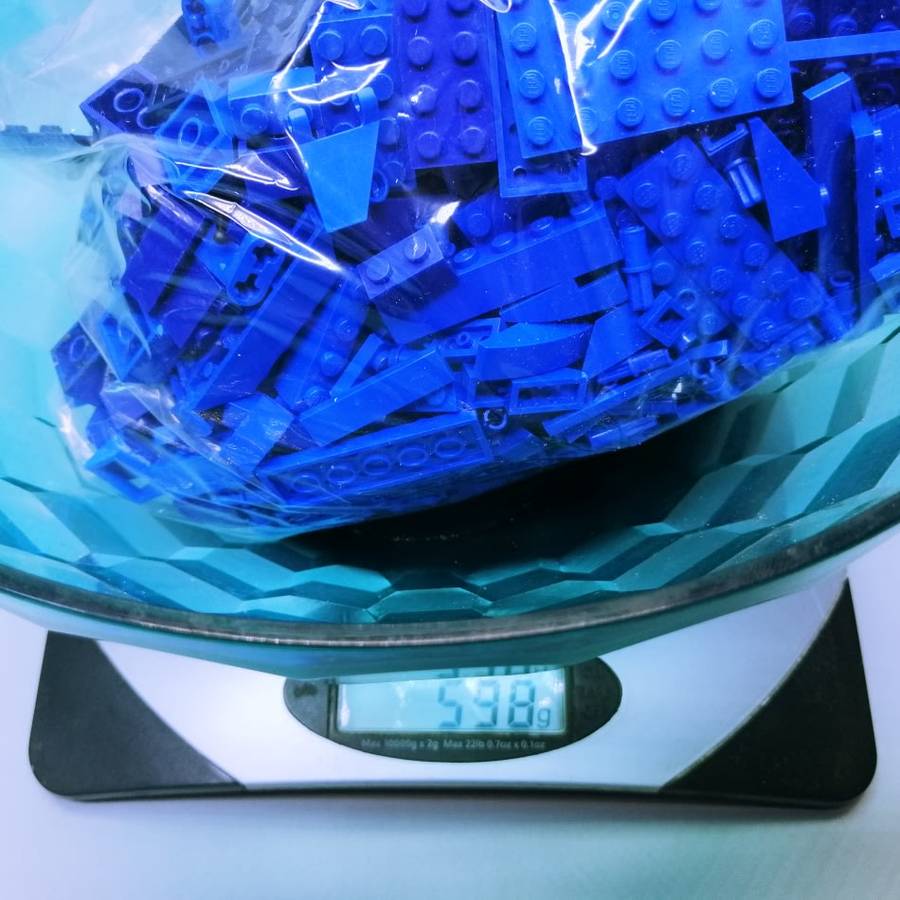 MASSIVE!!! Over 10kg of Original Lego Blocks Sorted to Colors (Some Original Manuals Included)