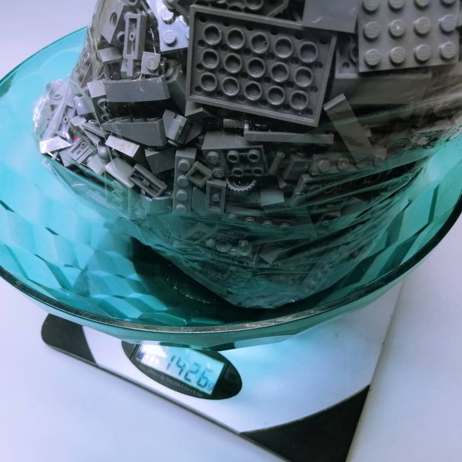 MASSIVE!!! Over 10kg of Original Lego Blocks Sorted to Colors (Some Original Manuals Included)