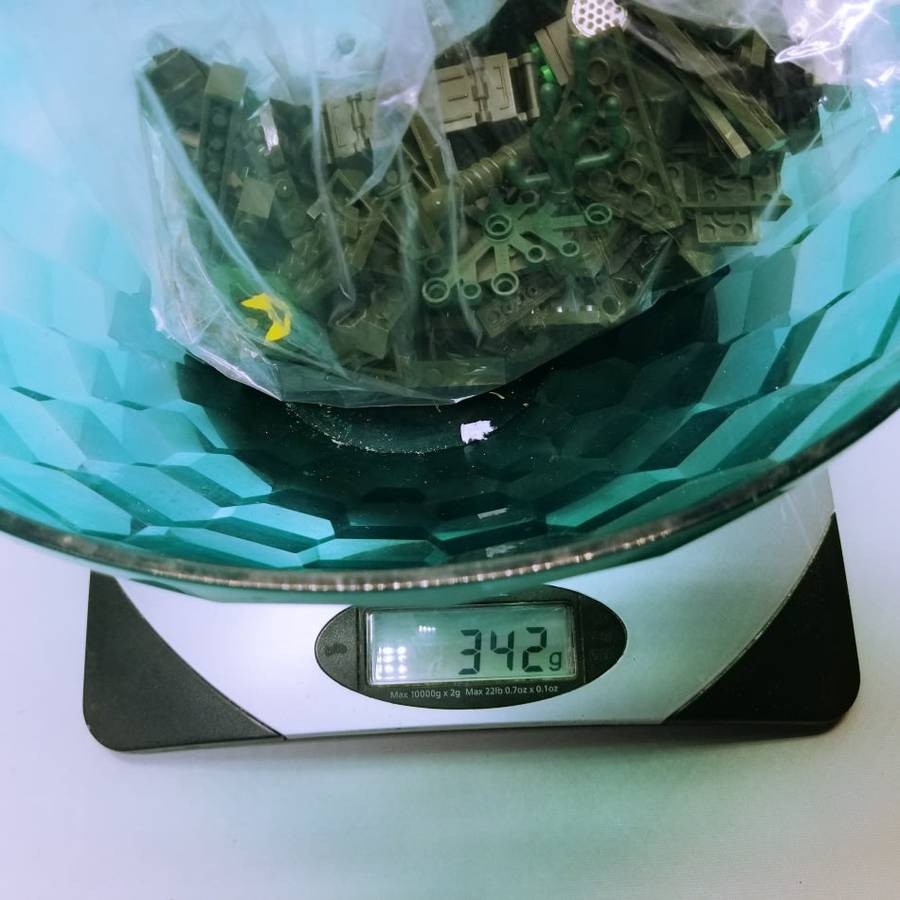 MASSIVE!!! Over 10kg of Original Lego Blocks Sorted to Colors (Some Original Manuals Included)