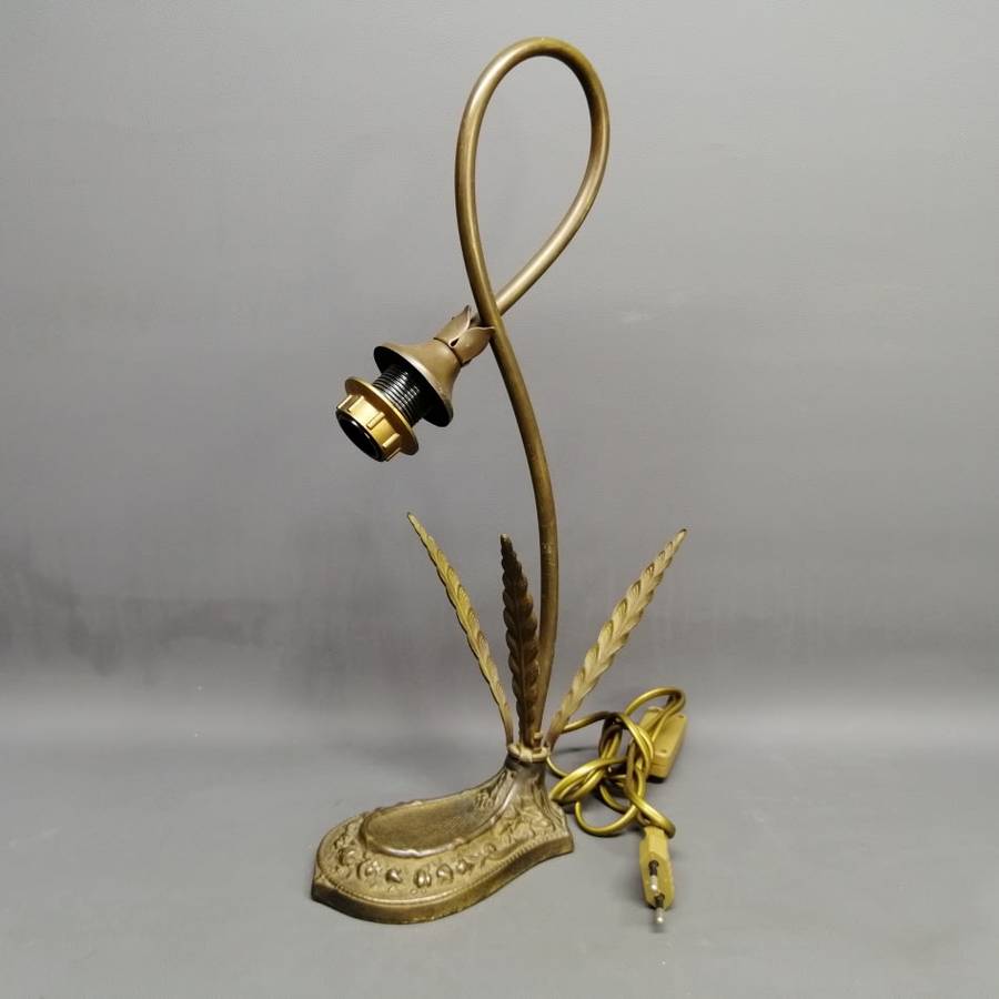 Original Highly Decorative Cast Brass Flower Lamp!!!