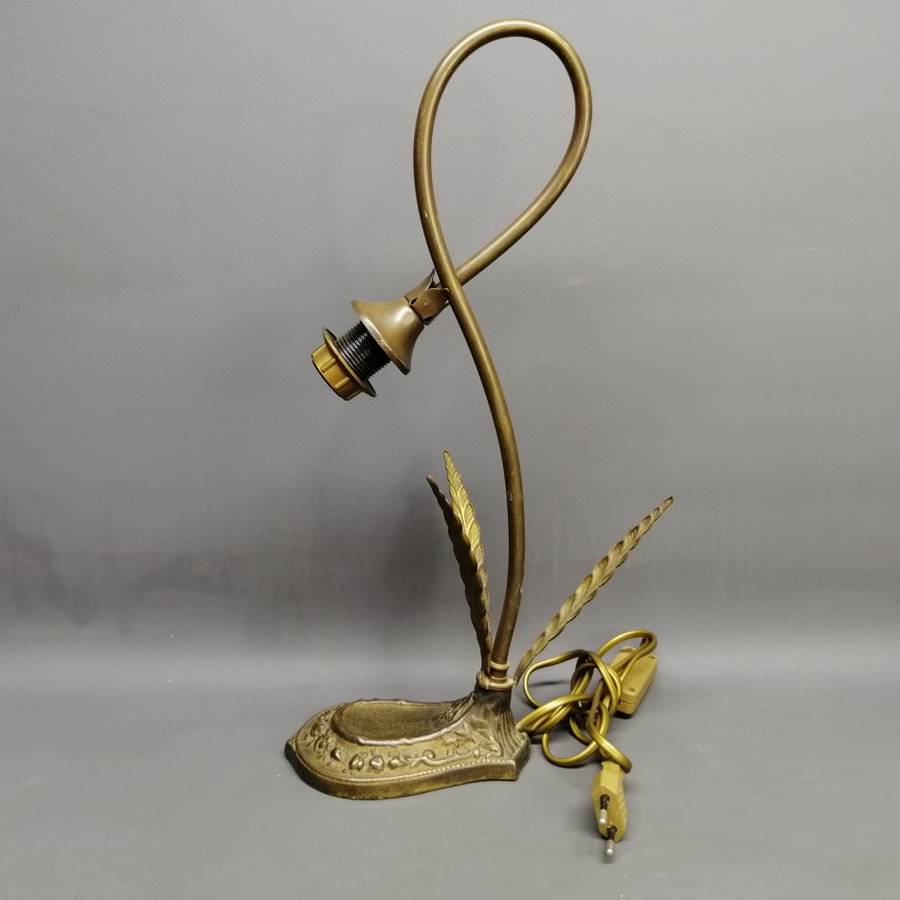 Original Highly Decorative Cast Brass Flower Lamp!!!