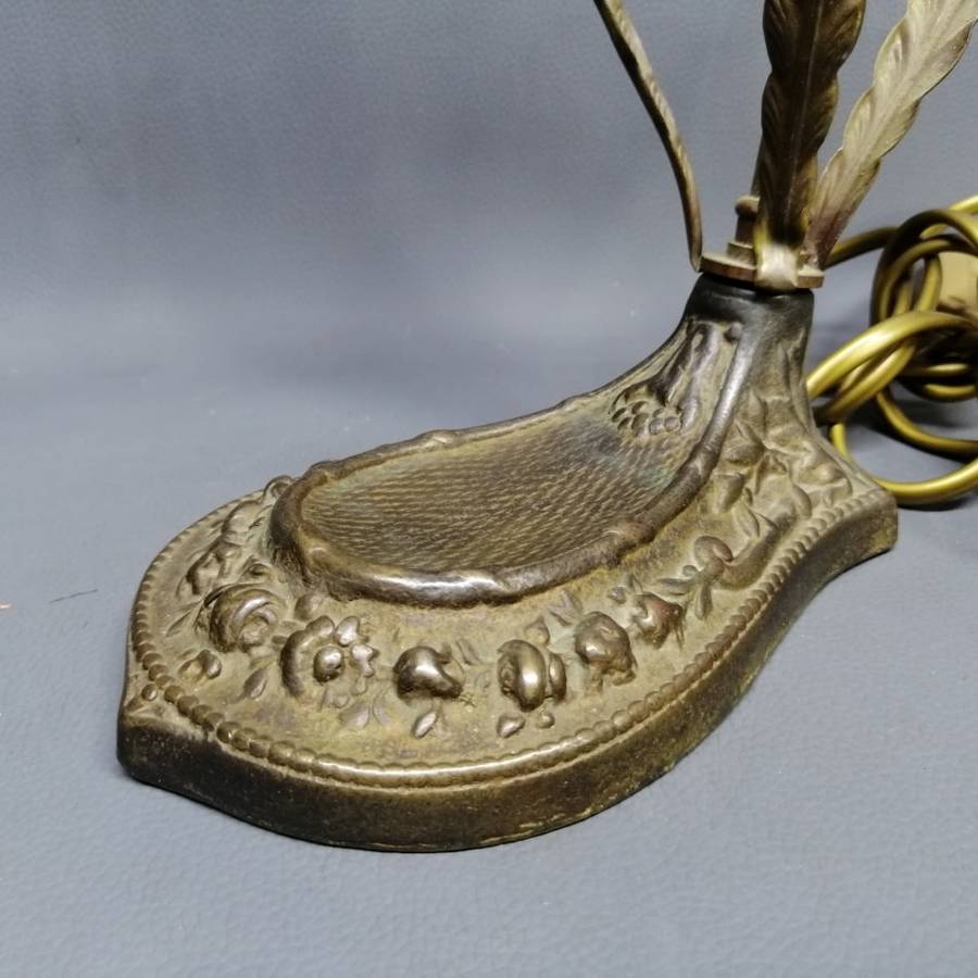 Original Highly Decorative Cast Brass Flower Lamp!!!