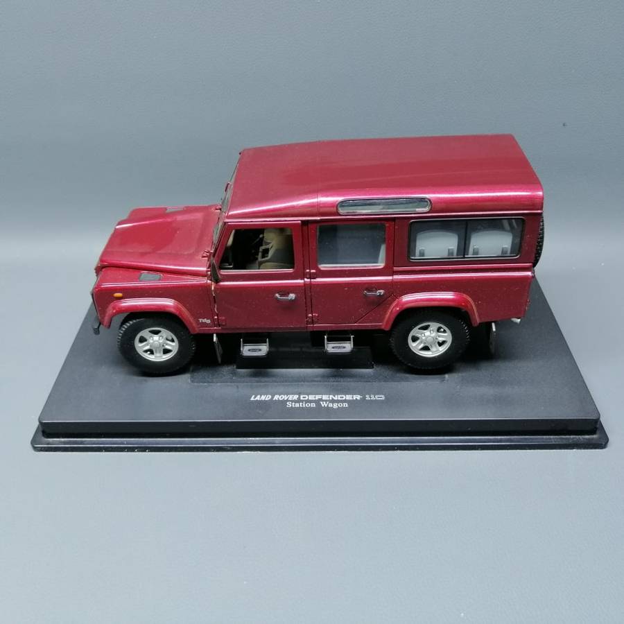Fantastic!!! Highly Detailed Scale 1:18 Land Rover Defender 110 Station Wagon!!!
