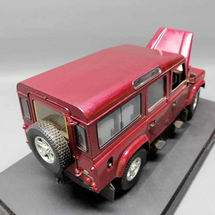 Fantastic!!! Highly Detailed Scale 1:18 Land Rover Defender 110 Station Wagon!!!