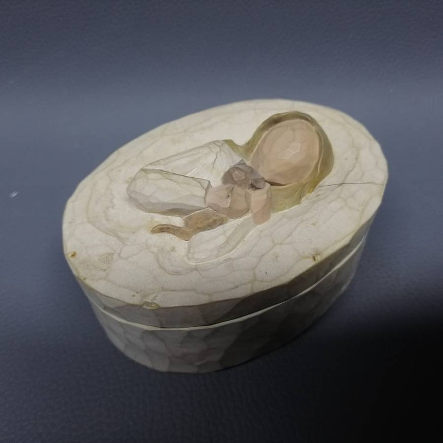 Original Willow Tree Loving Angel Keep Sake or Pill Box!!!!