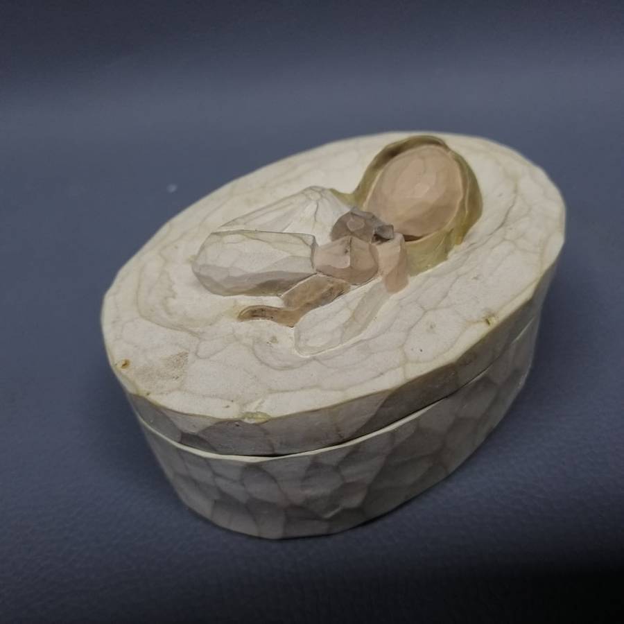 Original Willow Tree Loving Angel Keep Sake or Pill Box!!!!