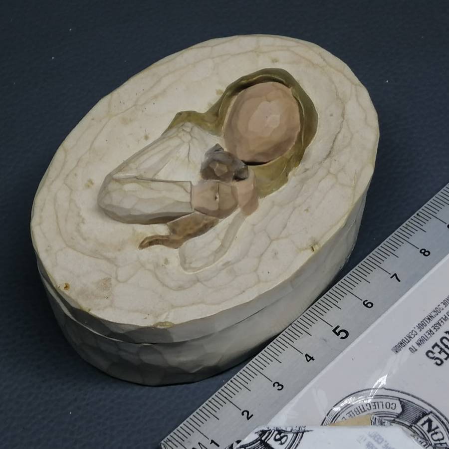 Original Willow Tree Loving Angel Keep Sake or Pill Box!!!!