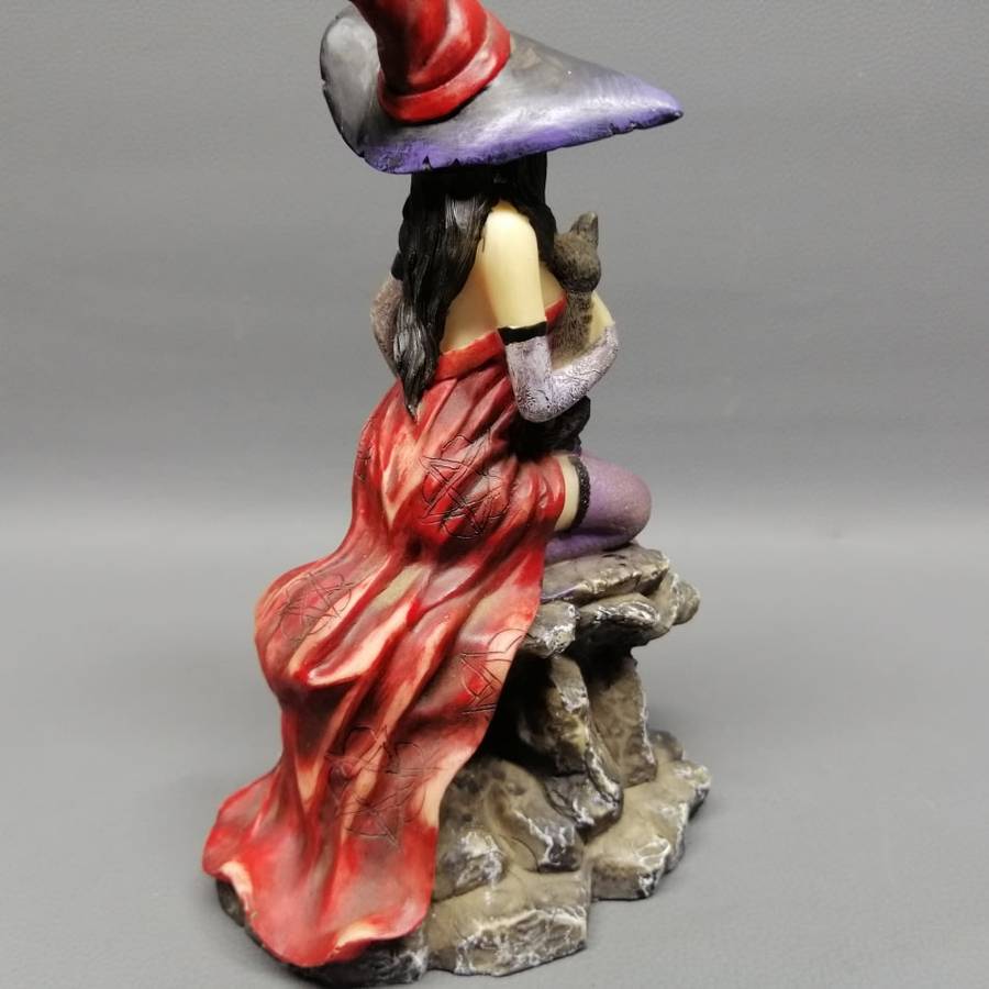 Highly Detailed Hand Painted Seated Witch and Cat Figurine!!!