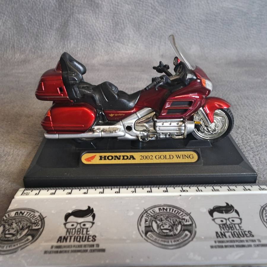 Original Die Cast Scale 1:18 Honda 2002 Gold Wing Motorbike!!!