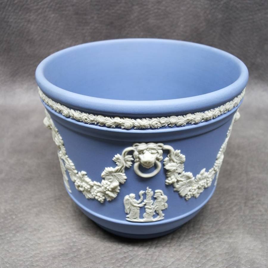 Fantastic!!! Near Mint Wedgewood Blue and White Pot/Planter!!