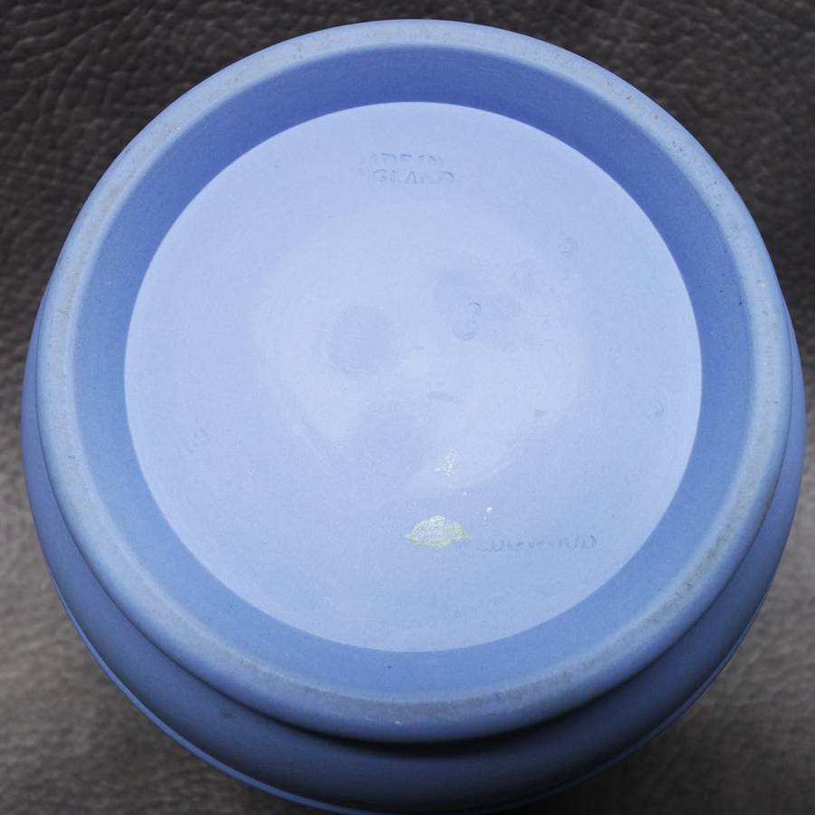 Fantastic!!! Near Mint Wedgewood Blue and White Pot/Planter!!
