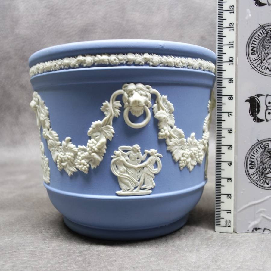 Fantastic!!! Near Mint Wedgewood Blue and White Pot/Planter!!
