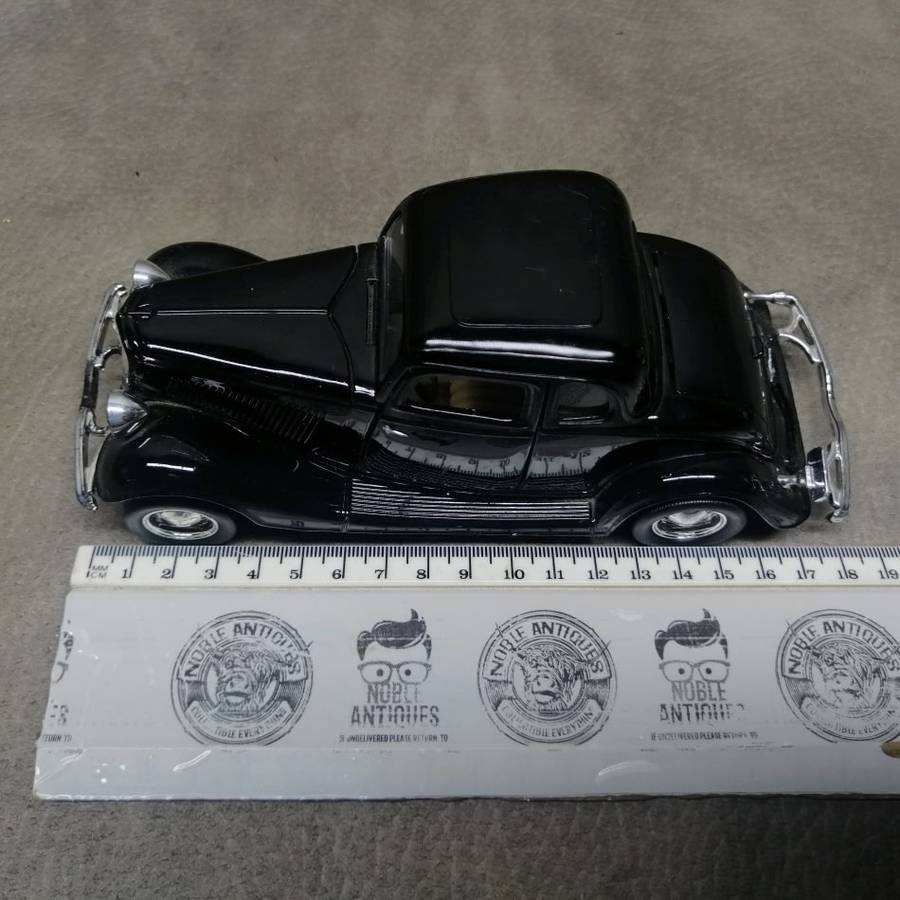 Super Cool!!! Die Cast Metal Ford Coupe Scale 1:24!!!