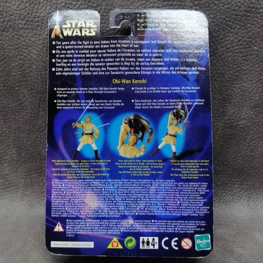 Original 2001 Vintage Carded Star Wars Obi-Wan Kenobi Figurine !!!