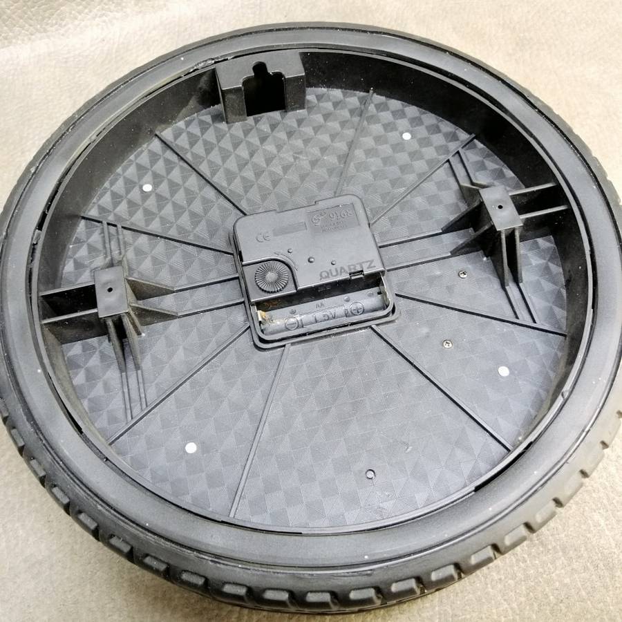 Cool!!! Original Vehicle Wheel Shaped Wall Clock!!! Working!!!