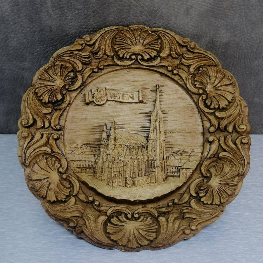 Fantastic!!! Highly Detailed Wood Finish 3D Relief German Wien Display Plate!!!