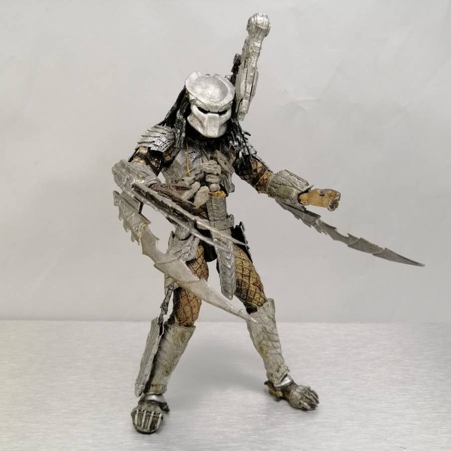FANTASTIC!!! Highly Detailed Original Predator Figurine (230mm) Figure 2