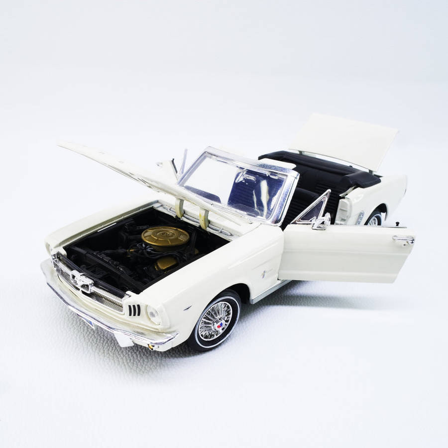 Original Die Cast Metal 1964 Ford Mustang Scale 1:18!!!