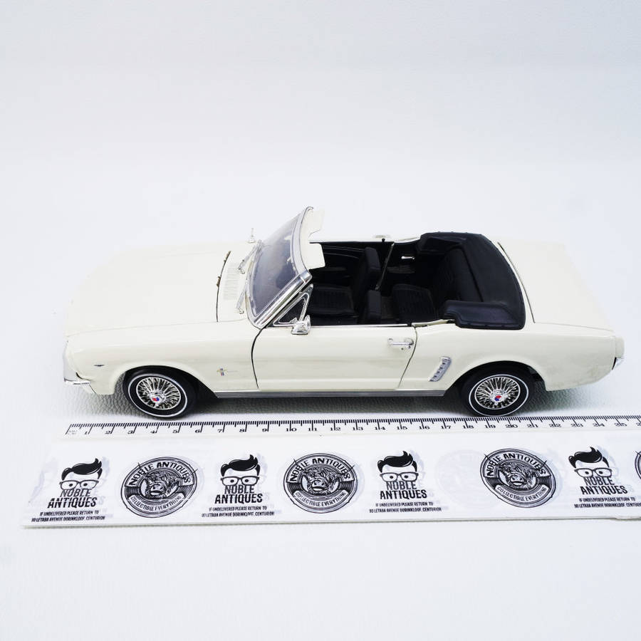 Original Die Cast Metal 1964 Ford Mustang Scale 1:18!!!