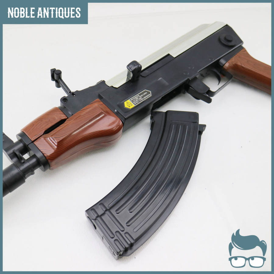 Large Spring Loaded Hard Plastic and Rubber Machine Gun!!! Scale 1:1
