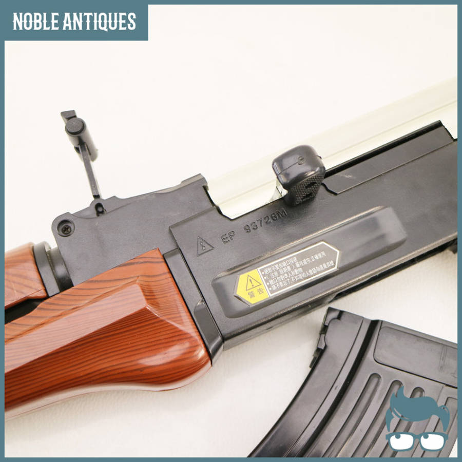 Large Spring Loaded Hard Plastic and Rubber Machine Gun!!! Scale 1:1