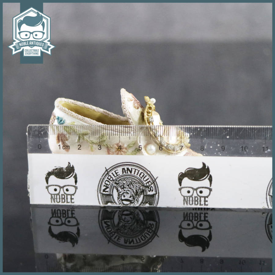 Highly Detailed Ornamental Vintage Shoe and Handbag Ornament!!!