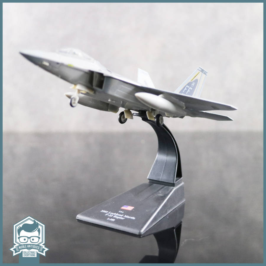 Die Cast Metal 2005 USA Lockheed Martin F-22 Raptor Plane Scale 1:72 (Original Blister Packaged)