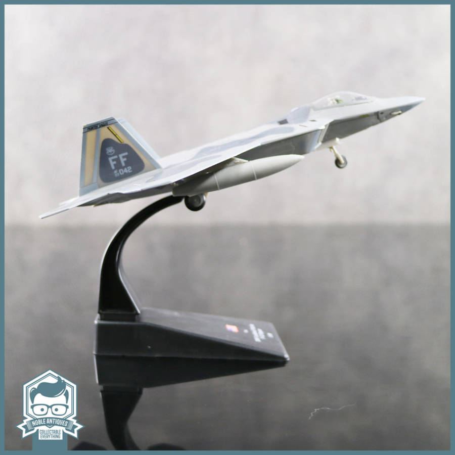 Die Cast Metal 2005 USA Lockheed Martin F-22 Raptor Plane Scale 1:72 (Original Blister Packaged)