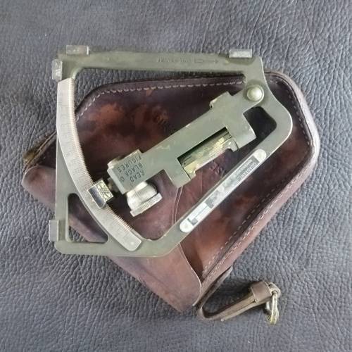 RARE!!! WWII 1943 MILITARY GUNNERS QUADRANT With Leather Carry Case!!!