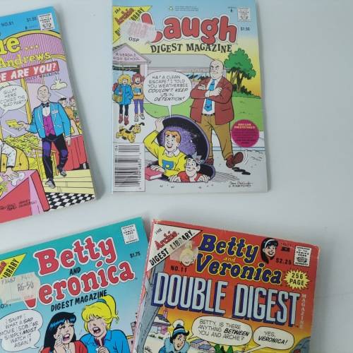 Vintage Mini Archie and Betty Comic Collection!!! Bid For All!!!
