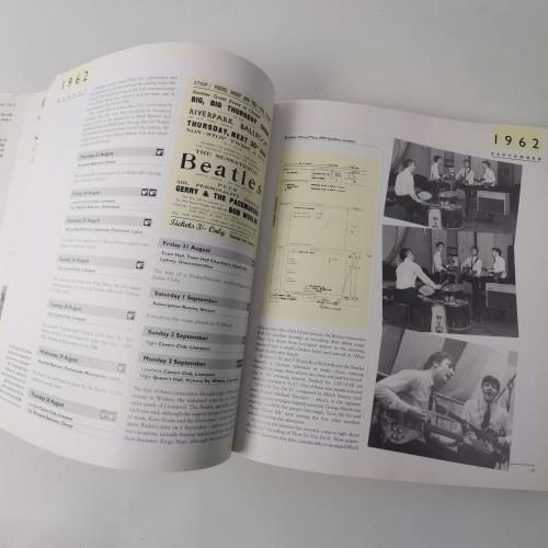 The Complete Beatles Chronicle - Mark Lewis, Hardcover With Dust Jacket!!!