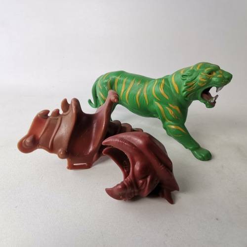 Original Vintage 1981 Mattel Masters of the Universe Green Battle Cat and Armour Figure!!!!!