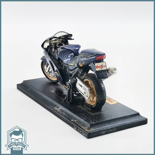 Detailed Die Cast Kawasaki Ninja ZX12R Scale 1:18!!!