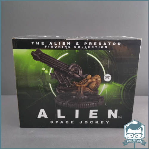 Large Original Boxed Alien & Predator Figure Collection  Space Jockey!!!