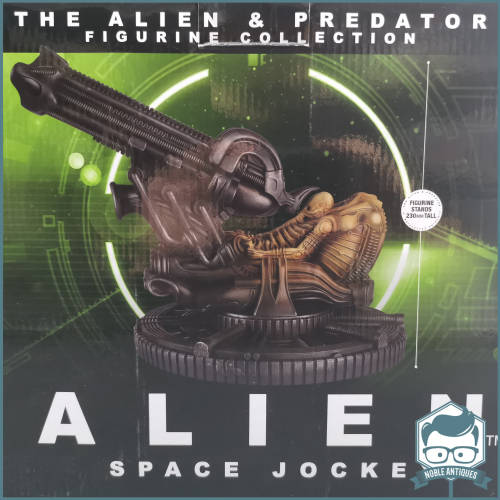Large Original Boxed Alien & Predator Figure Collection  Space Jockey!!!