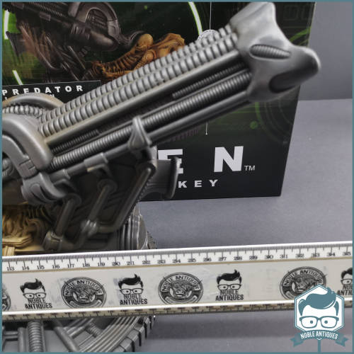 Large Original Boxed Alien & Predator Figure Collection  Space Jockey!!!