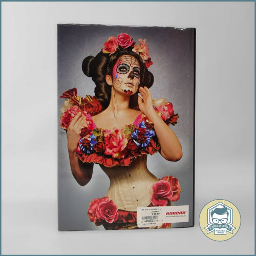 666 Photography: Virgin Queens and High-Camp Divas Hardcover  July 1, 2010 (A4 Hard Cover + Jacket)