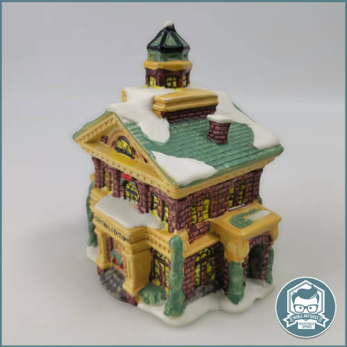 Vintage Porcelain Candle Winter House!!!