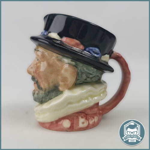Original Vintage Royal Doulton  Creamer  Beefeater!!! Perfect Condition!!!