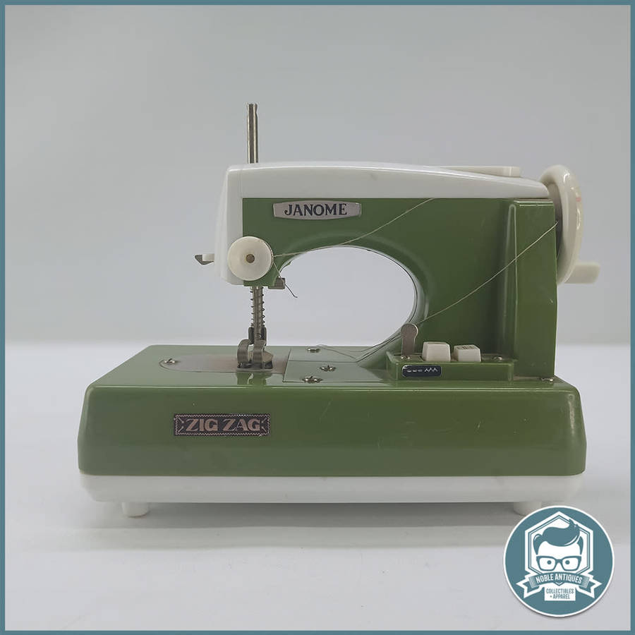 RARE!!! Vintage Japanese Metal Zig Zag 60s Mini Battery Operated Sewing Machine!!!