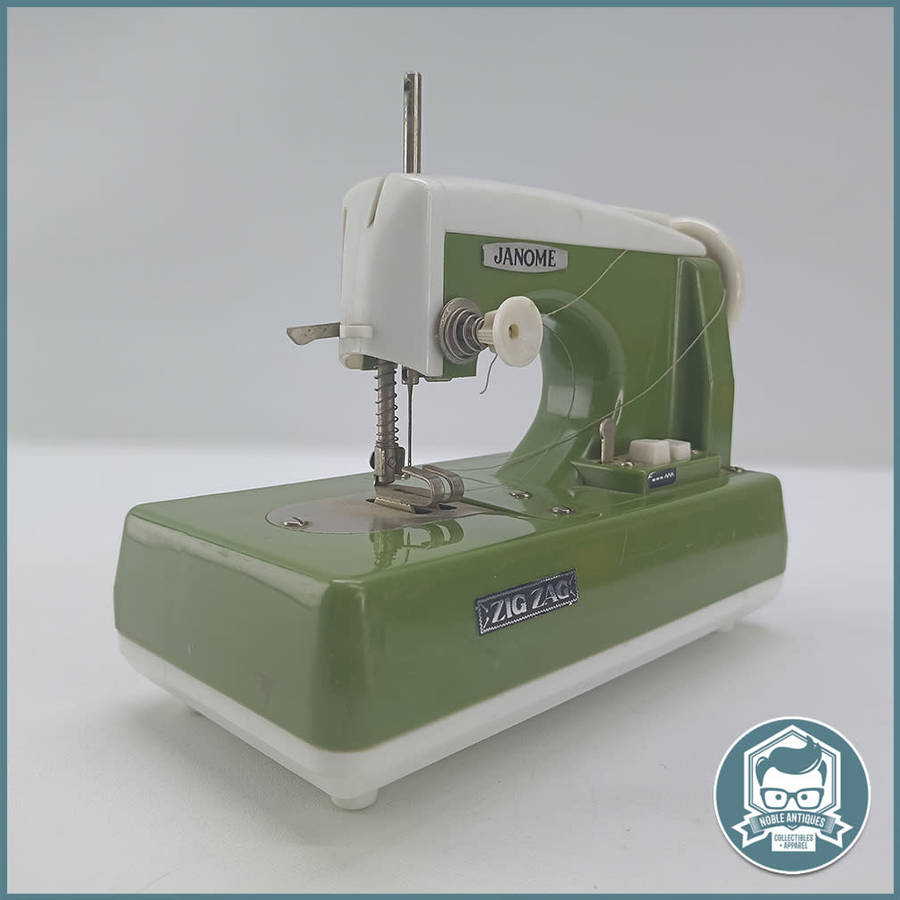 RARE!!! Vintage Japanese Metal Zig Zag 60s Mini Battery Operated Sewing Machine!!!