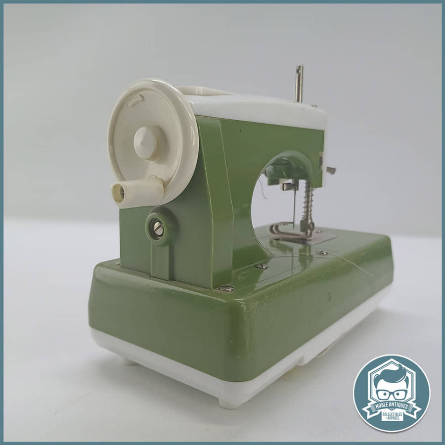 RARE!!! Vintage Japanese Metal Zig Zag 60s Mini Battery Operated Sewing Machine!!!