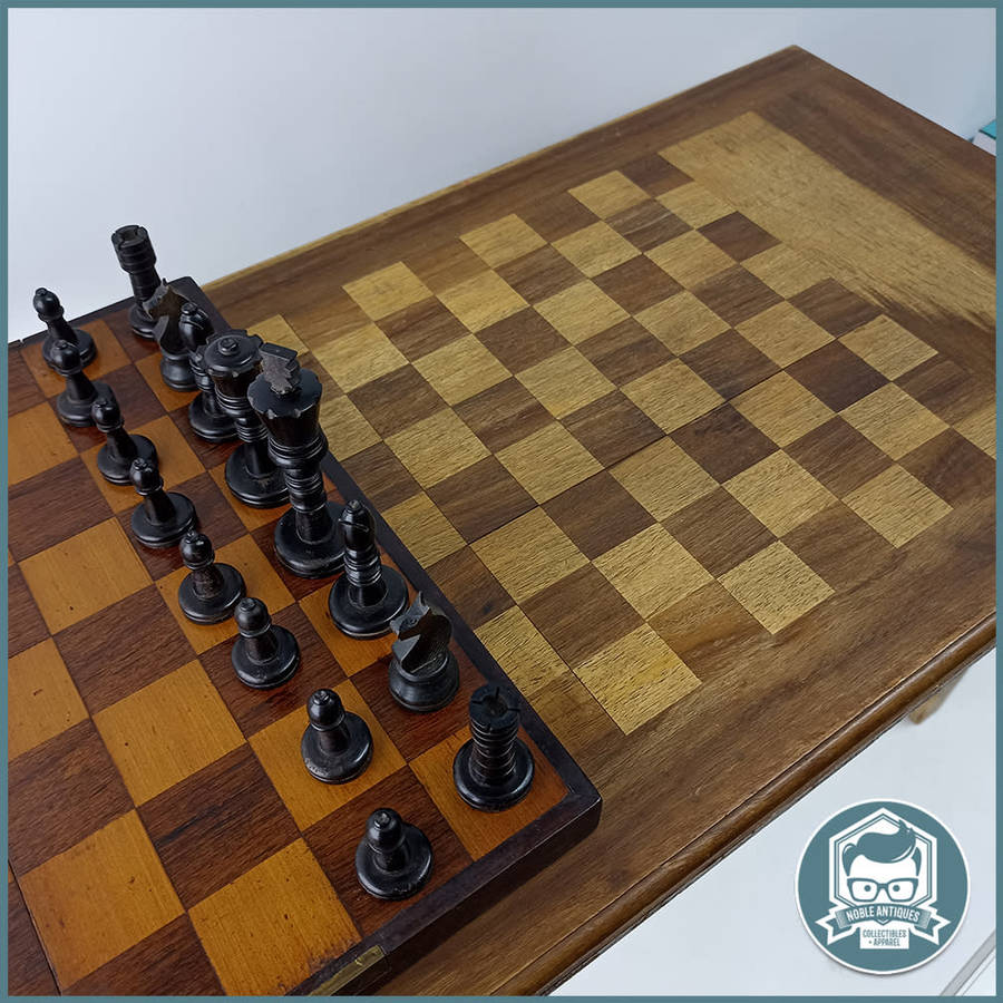 FANTASTIC!!! Hand Crafted Wood and Brass Hinge Chess Table and Travel Table!!! 60cmx50cmx35cm