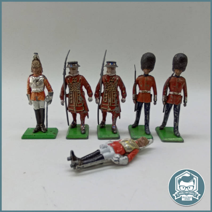 Vintage 1973 Britains Lead Tower London Buckingham Palace Royal Guards!!!