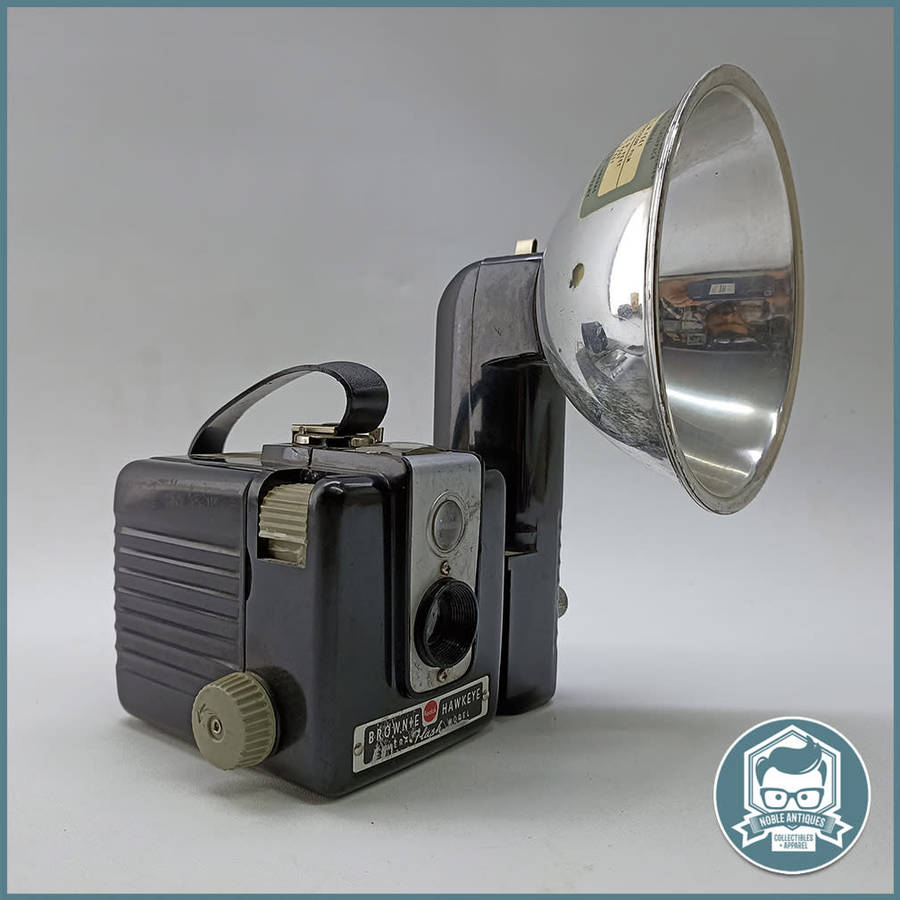 Original Vintage 1950`s Kodak Brownie Hawkeye Flash Model Camera!!!