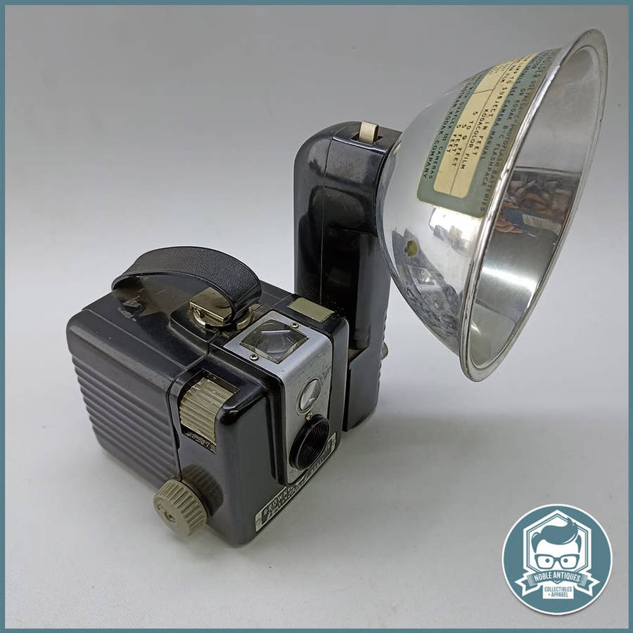 Original Vintage 1950`s Kodak Brownie Hawkeye Flash Model Camera!!!