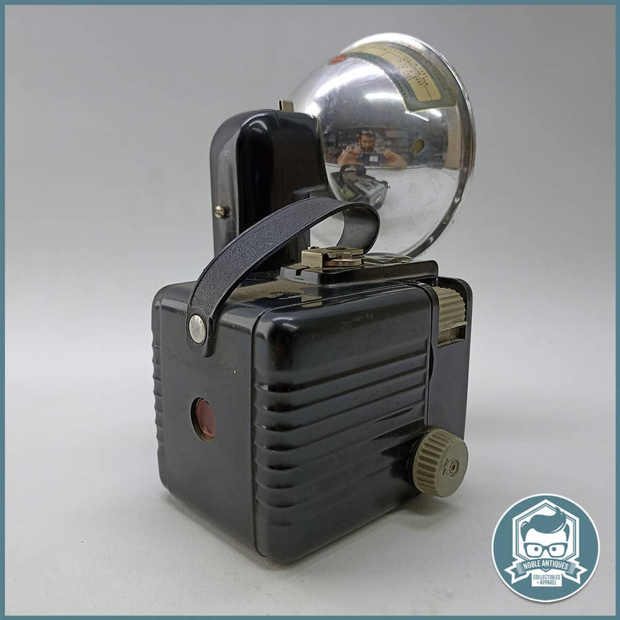Original Vintage 1950`s Kodak Brownie Hawkeye Flash Model Camera!!!