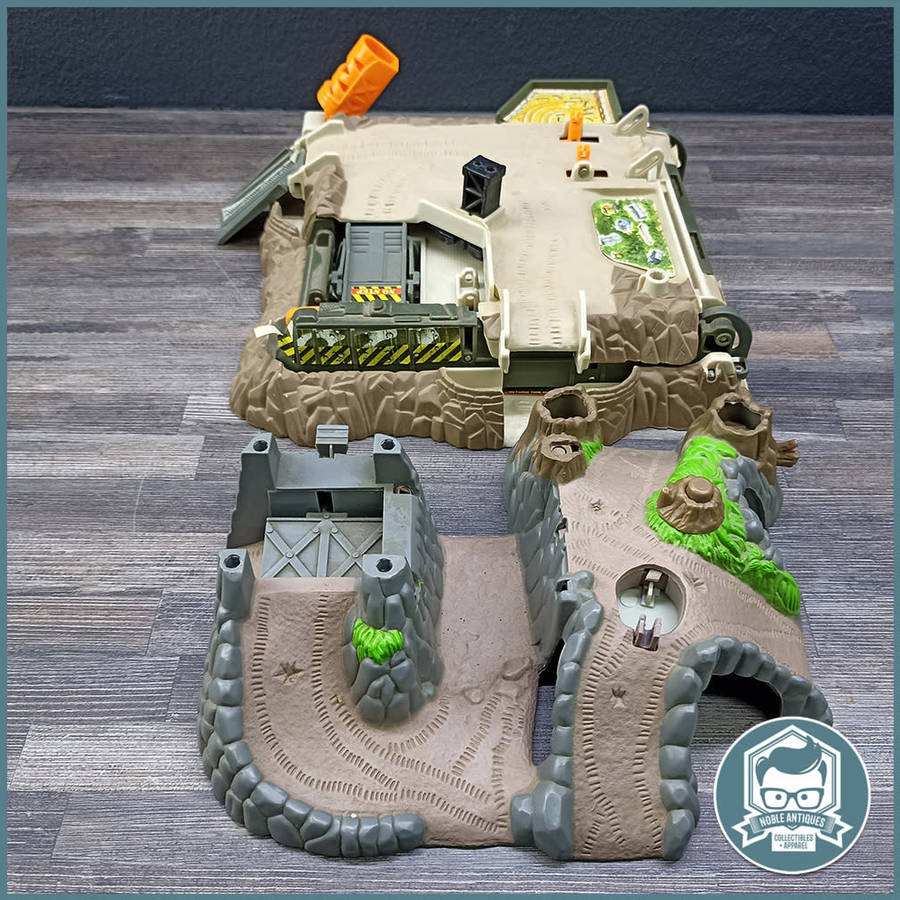 Vintage 1995 Micro Machines Military Base!!!