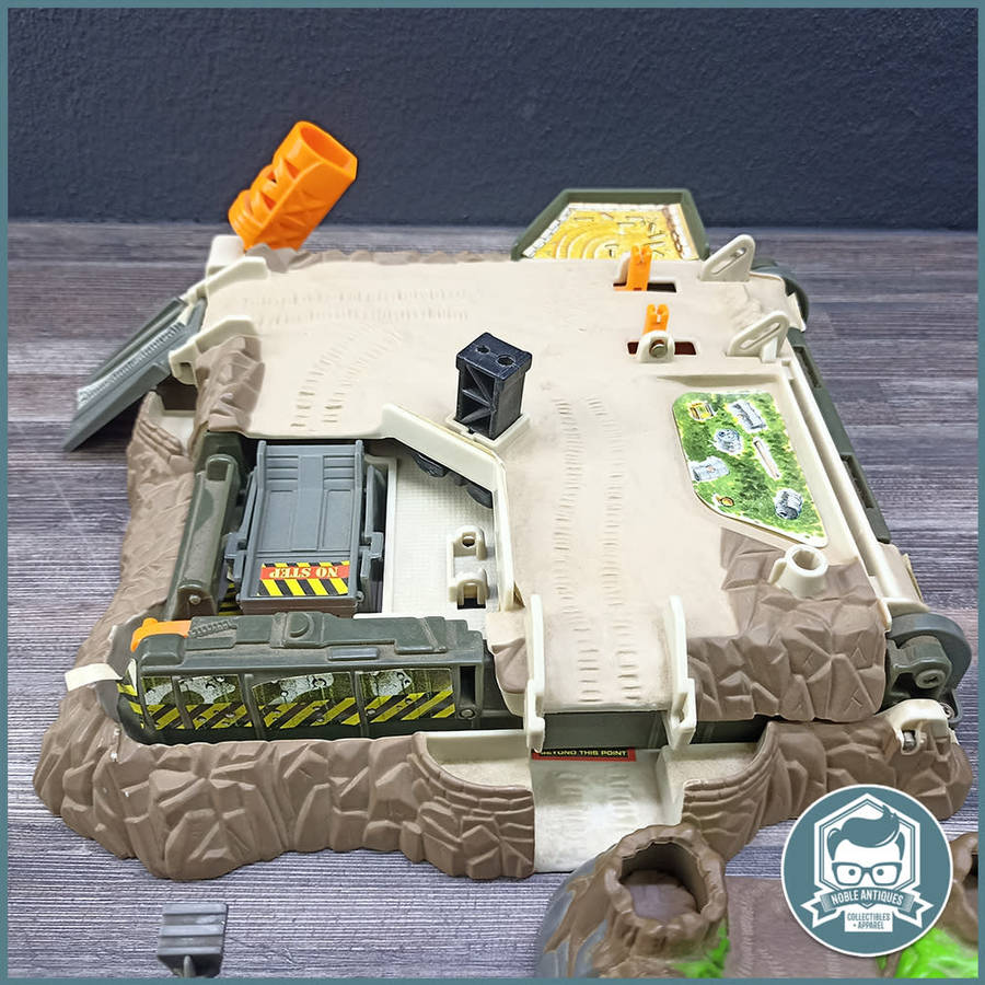 Vintage 1995 Micro Machines Military Base!!!